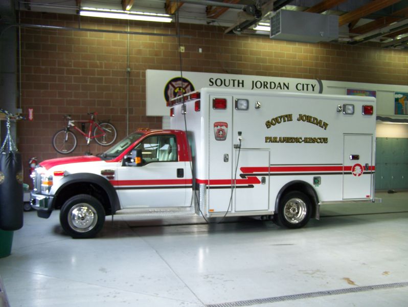 File:New Ambulance 61-1.jpg