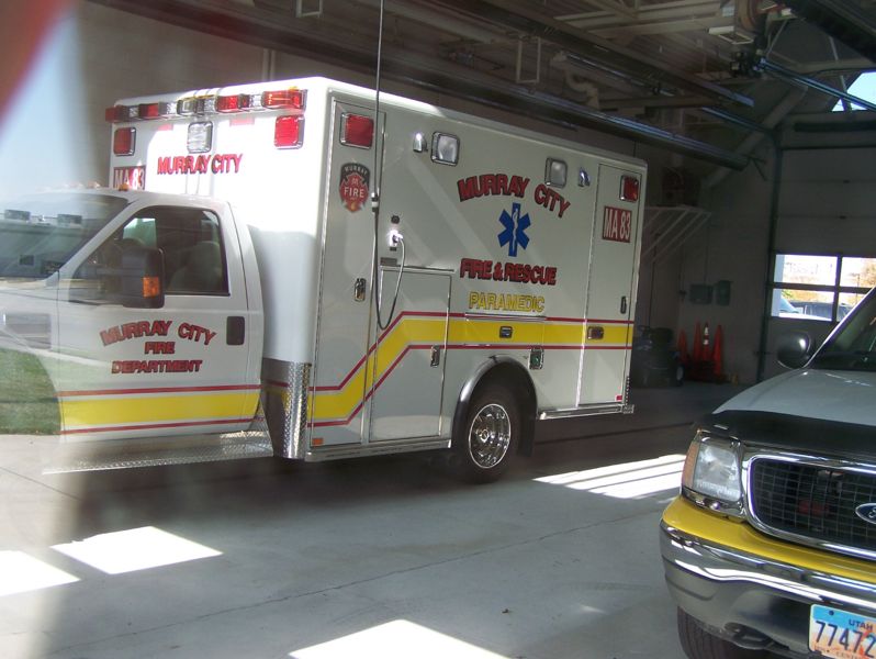 File:Medic Ambulance 83-8.jpg