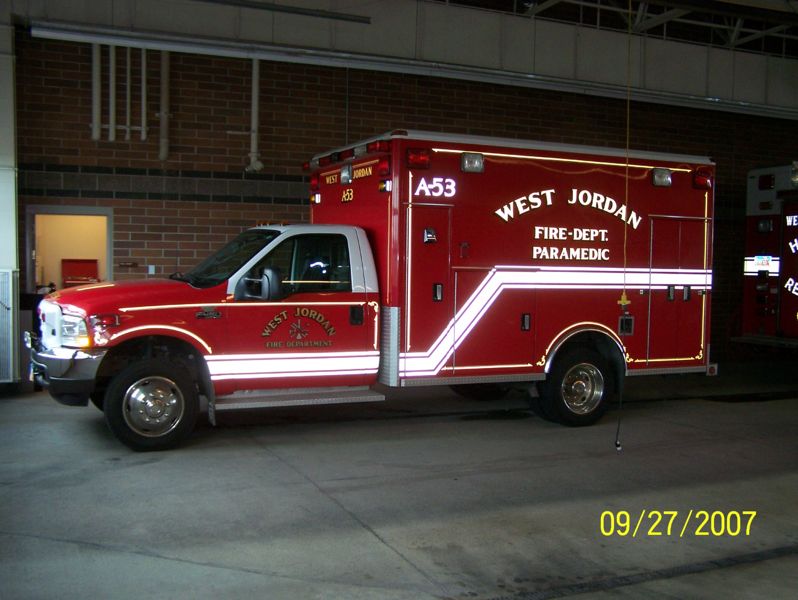 File:Ambulance 53-1.jpg