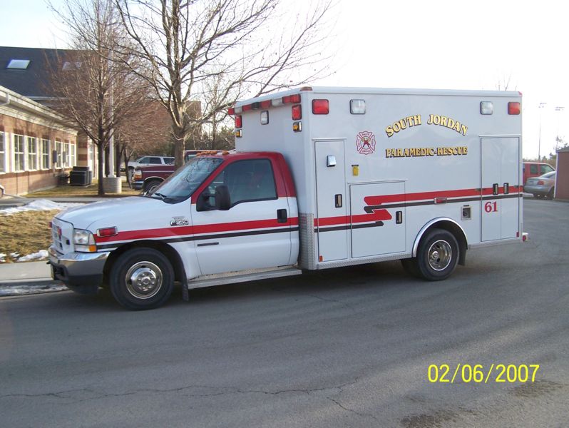 File:Ambulance 61-3.jpg